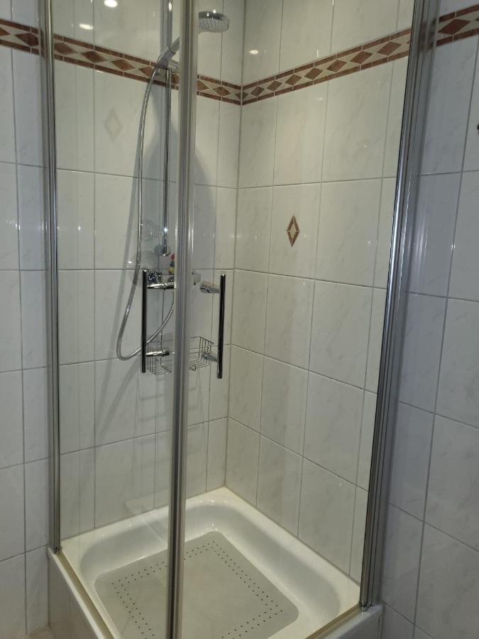 Tritt Ein Bring Glueck Herein - Exquisite 75 Qm - Messenaehe - Parkplatz - Flughafennaehe * Dusseldorf