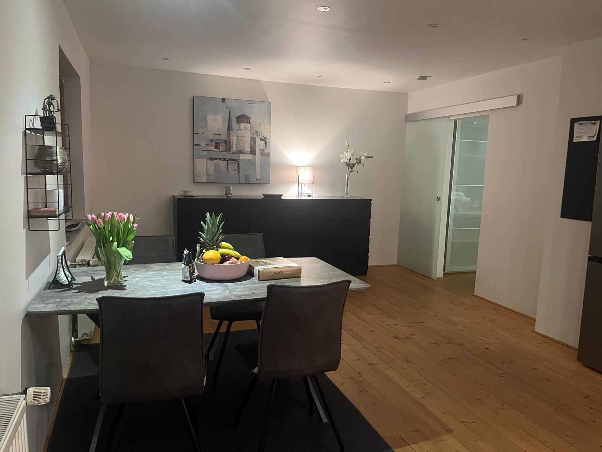 Tritt Ein Bring Glueck Herein - Exquisite 75 Qm - Messenaehe - Parkplatz - Flughafennaehe Apartment